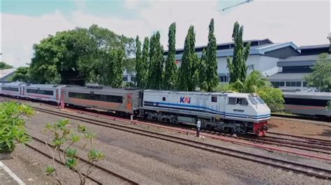 Jarang Terjadi Kereta Api Kuala Stabas Menggunakan Lokomotif Cc