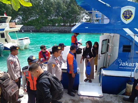 Polsek Kepulauan Seribu Selata Amankan Dermaga Pulau Pari Dan Berikan