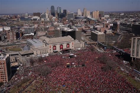 One dead, 15 hurt during shooting at Chiefs’ parade | News, Sports ...