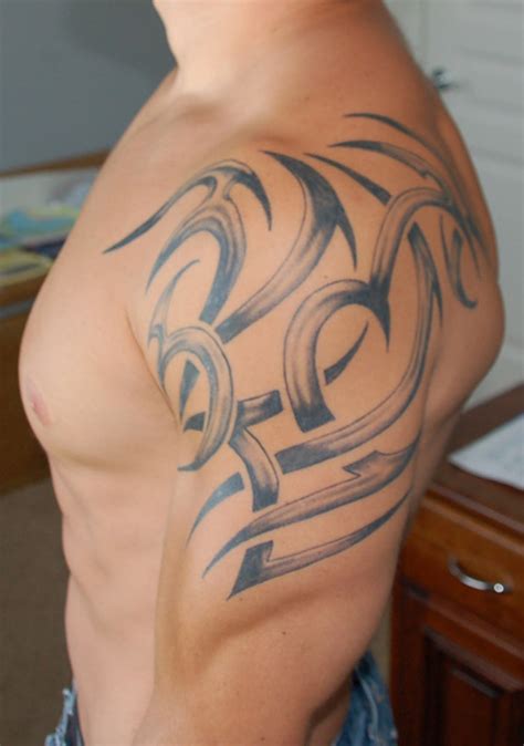 27 Beautiful Tribal Shoulder Tattoos