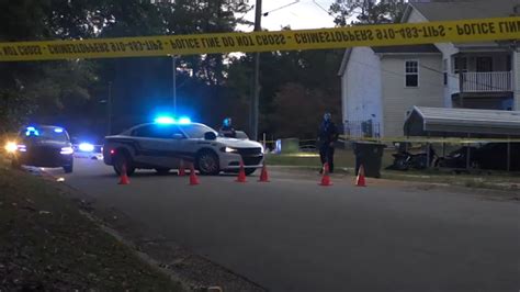 1 Injured 1 Dead In Fayetteville Shooting Police Investigating