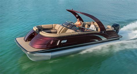 The New Qx Performance Boats Display Benningtons Exceptional Attention