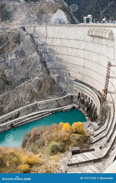 Hydroelectric dam stock image. Image of generation, mountains - 12717223