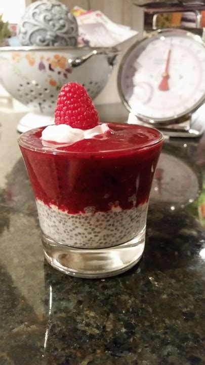 Gesunder Chia Pudding Mit Himbeeren Von Lisawallone Chefkoch De