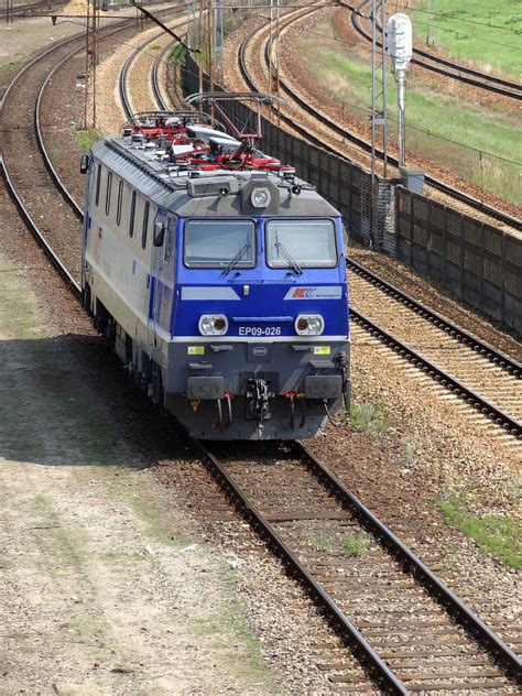 EP09 026 W Olszynce Grochowskiej Torowy