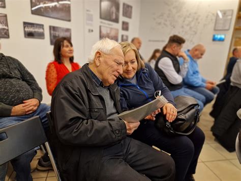 Podsumowanie Roku W Bibliotece Dziedzictwa Fundacja Inicjatywa B