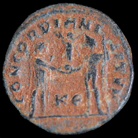 Antoninianus Maximianus Coin 286 305 AD AE4 F