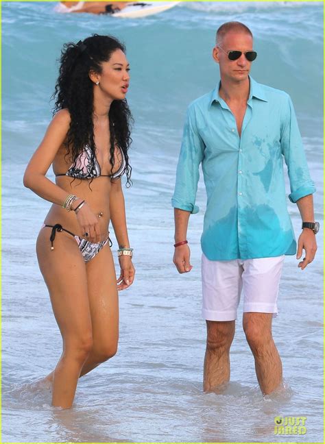 Photo Kimora Lee Simmons Sexy Bikini Mama In St Barts 05 Photo