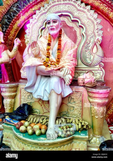 Saint Sai Baba Hi Res Stock Photography And Images Alamy