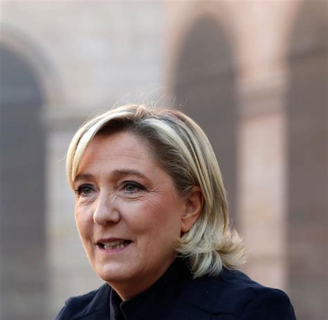 Europawahl Umfrage Partei Von Marine Le Pen überholt Frankreichs