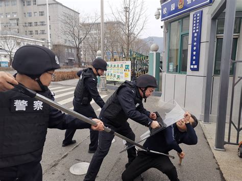 吉林集安移民管理警察开展校园反恐防暴应急演练处突处置报警器