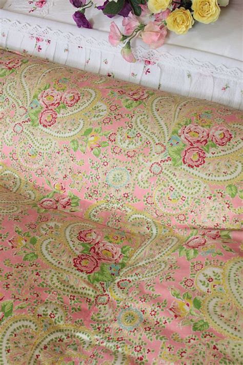 Super Rose Paisley Swirl Eiderdown Astb342 A Very Pretty Vintage