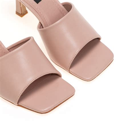 Πέδιλα nude δερματίνη με φαρδιά φάσα TSOUKALAS