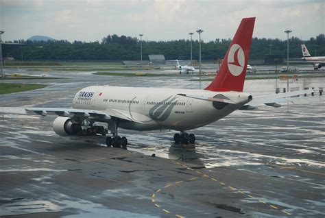 Fileturkish Airlines Airbus A330 200 Tc Jne Sin Wikipedia