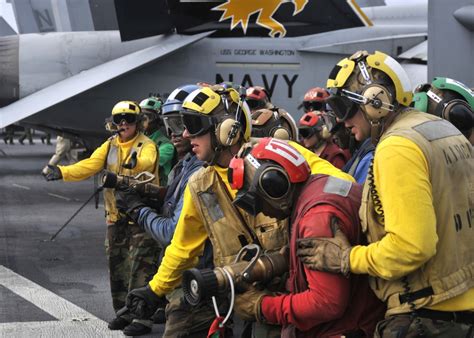 DVIDS Images USS George Washington Conducts Fire Drills Image 2 Of 3