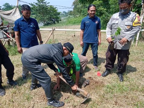 Polsek Telukjambe Timur Bersama Gli Gelar Aksi Peduli Lingkungan Di