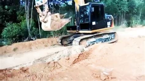 Excavator Cat 313 D Naik Truck Tronton Youtube