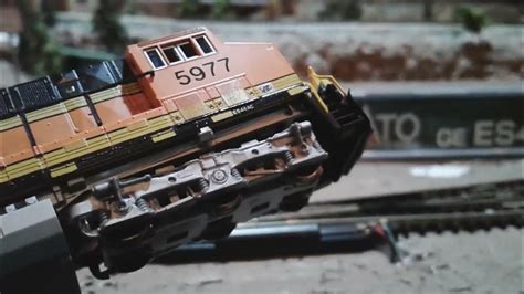 Bnsf Es44ac 5977 Kato N Scale Review Youtube