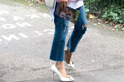 Easy Ways To Fray Jeans Step By Step Guides