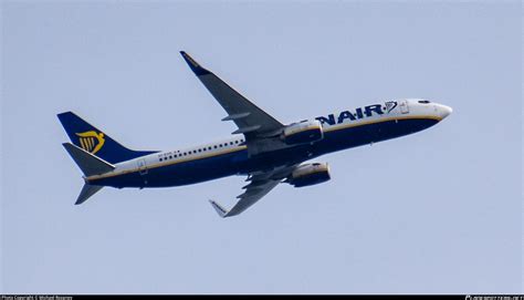 EI EVO Ryanair Boeing 737 8AS WL Photo By Michael Rozanov ID 1329124