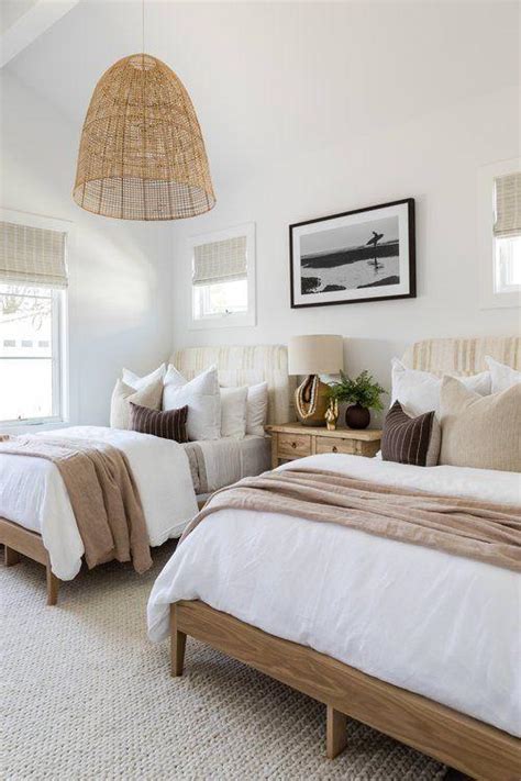 15 Cozy Ideas For Guest Room Decor To Make Your Guests Feel At Home