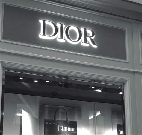 Dior Store Aesthetic In Dior Store Aesthetic Stores Dior Shop