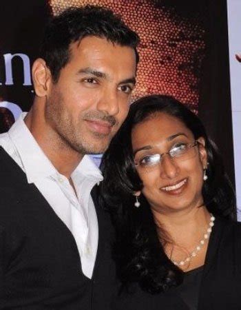 John Abraham Height, Age, Wife, Girlfriend, Biography & More