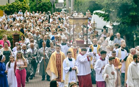 Uroczystość Najświętszego Ciała i Krwi Chrystusa Boże Ciało Parafia