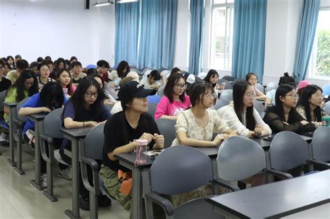 乾坤未定 你我皆是黑马——外国语学院顺利开展校友讲座 四川旅游学院 外国语学院