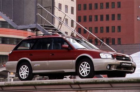 Subaru Legacy Outback images (1 of 4)