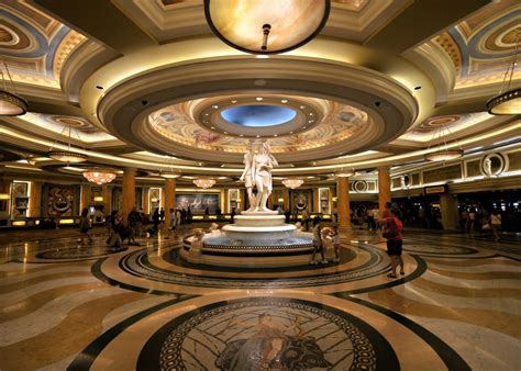 File:Caesars Palace lobby.jpg