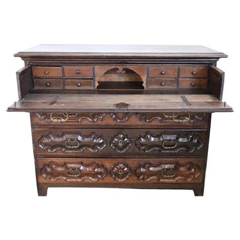 Proantic Commode Ancienne En Noyer Sculpté