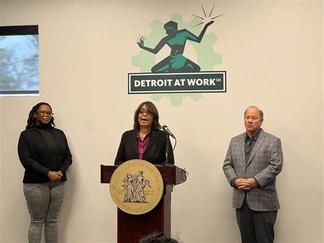 Detroit Evening Report: Unemployment rate in Detroit drops below 7%