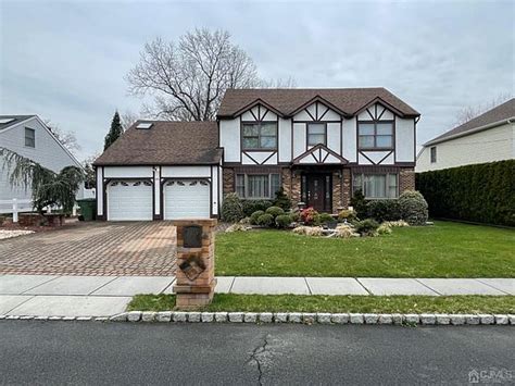 10 Jackson Ave Parlin Nj 08859 Mls 2409990r Zillow