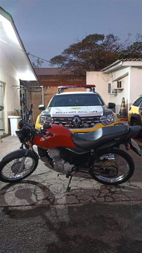 Moto Mais De R Mil Em D Bitos Apreendida Durante Blitz Em