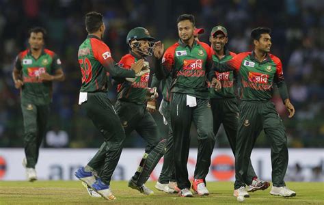 Watch How A Furious Shakib Al Hasan Called His Batsmen Off The Field