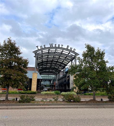 Fort - Santa has officially arrived at the mall! Secure your