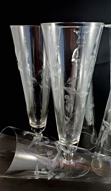 6 Vintage Pilsner Glasses ~ Etched Leaf And Berry Sprays With Coned Shaped Bowls On Stemmed