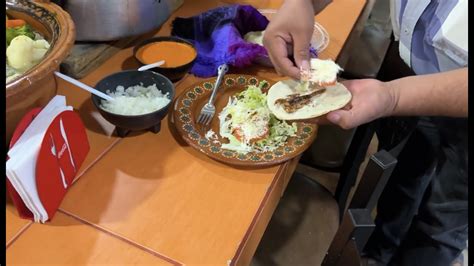 Tacos de Alacrán Exóticos y crujientes en el mercado de Durango