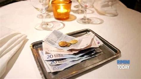 Rifiuta Di Pagare Il Conto Al Ristorante E Si Ritrova Espulso Dall Italia