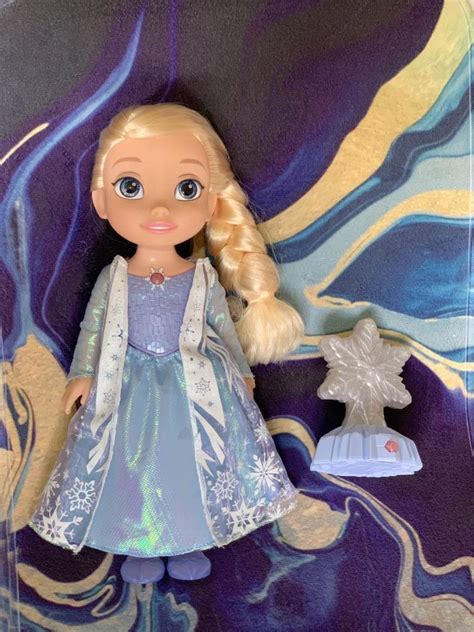 Disney Frozen Northern Lights Elsa Singing Doll Lights Up Hobbies