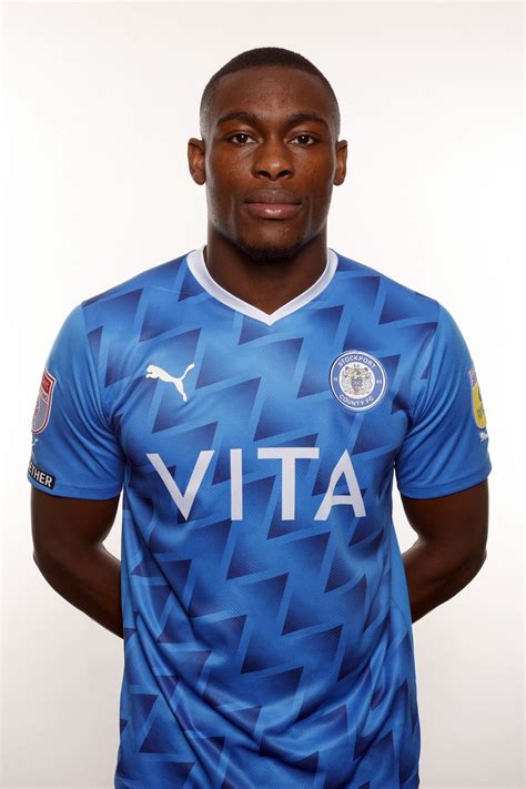 Isaac Olaofe Stockport County