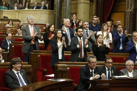 Parlamento Catalán Aprueba Declaración Unilateral De Independencia