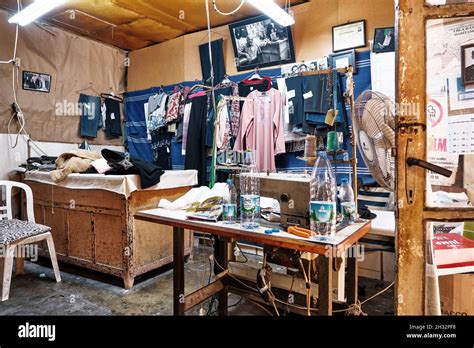 Old Fashioned Tailor Shop Hi Res Stock Photography And Images Alamy