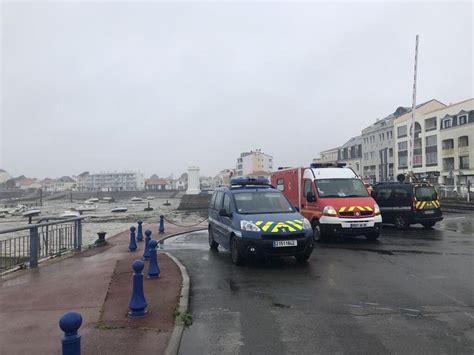 Vend E Le Corps Dun Homme De Ans Retrouv Dans Le Port De Saint