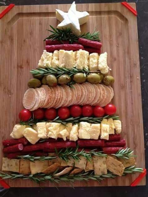 20 Creative Christmas Platters Crazy Enough To DIY