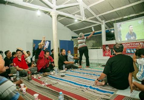 Pilih Nobar Final Piala Dunia Di Balai Rw Adi Sutarwijono Pdip