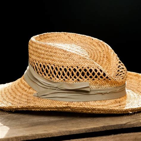 How To Reshape A Straw Hat Ehow Straw Hat Diy Straw Hat Hats