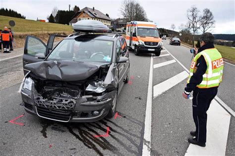 Drei Personen Bei Auffahrunfall Verletzt Titisee Neustadt Badische