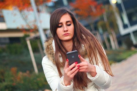 Texting Anxiety Is It A Thing — Invictus Psychological Services